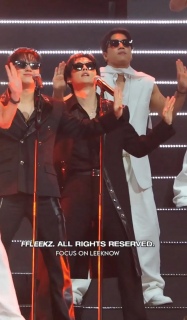 �T���O���X