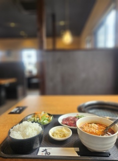 �����~����