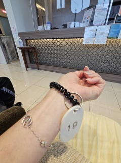 ����҂���