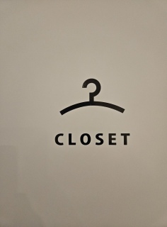closet�̔�����